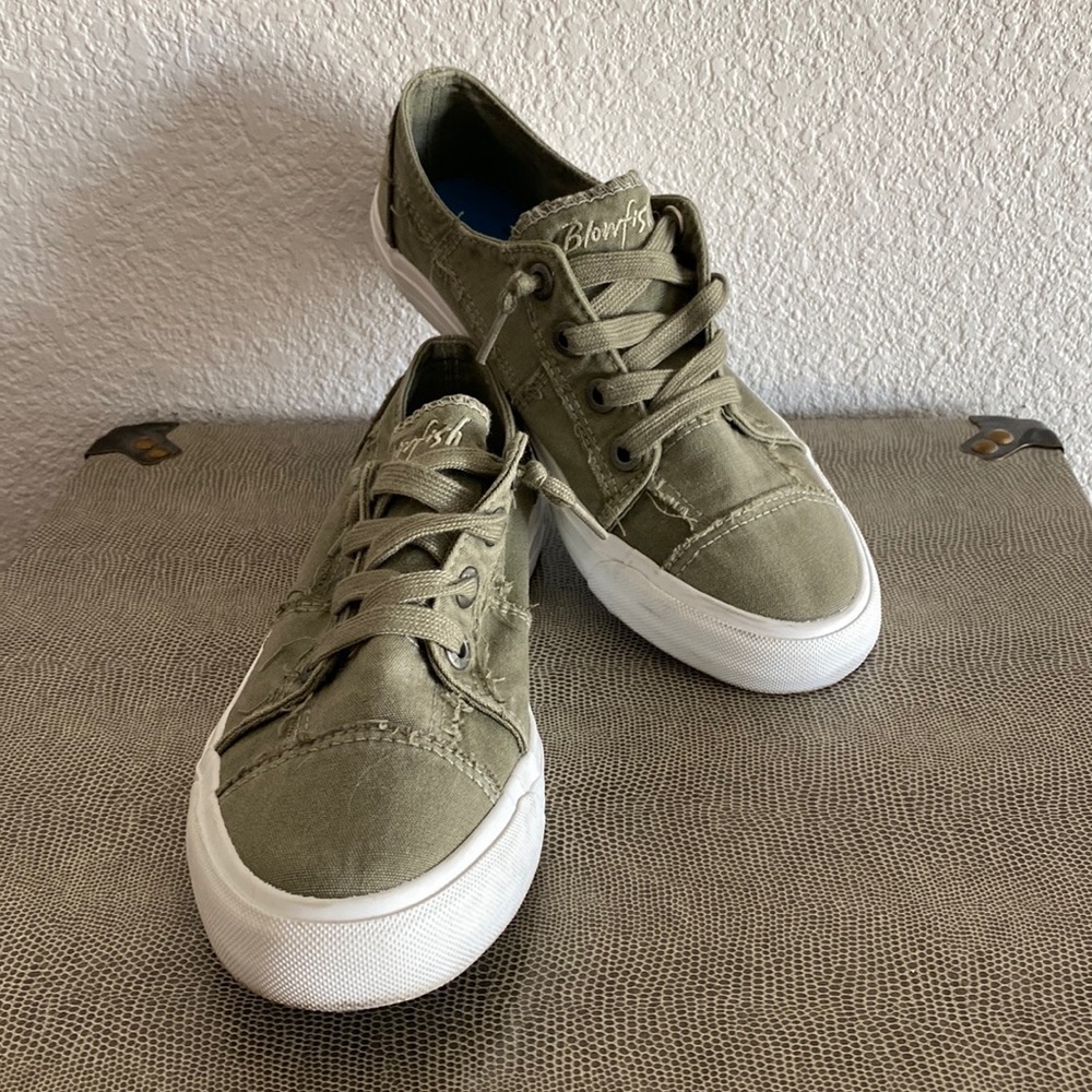 Sneakers by Blowfish!